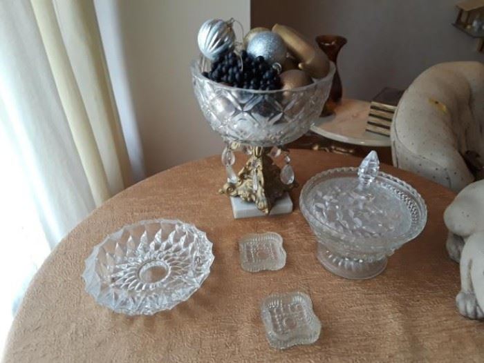Glass bowl with metal stand