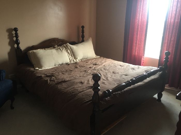 Q- size Bed $100