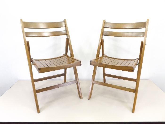2 MINT Vintage Wood Folding Chairs
