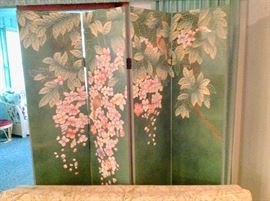 Beautiful Oriental Room Divider