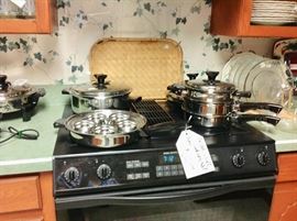 Pots & Pans in Excellent Condition
