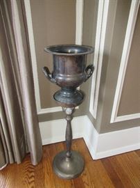 Champagne bucket with stand 