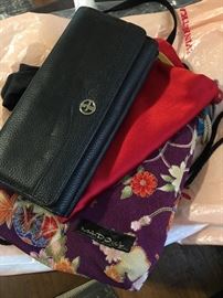 leather purses travel bags, etc.