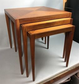 Lot 9 3pc DIRECTIONAL Amer Modern Walnut Nesting Tables