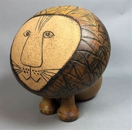 Lot 39 Large LISA LARSON Gustavsberg Lion. The largest 