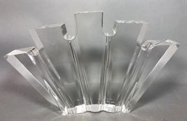 Lot 393 VAN TEAL Modernist Lucite Table Sculpture. 5 lobe