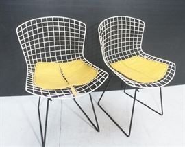 Lot 501 KNOLL by HARRY BERTOIA Grid Shell Chairs. White g