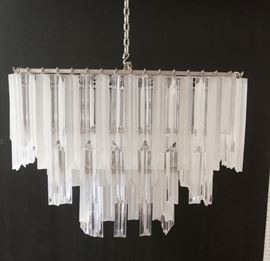 Lot 563 Lg Square Lucite Prism Modernist 3 Tier Chandelie