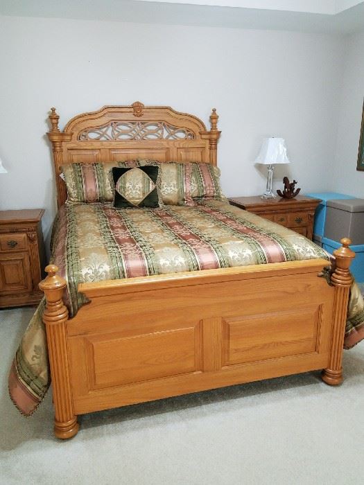Queen Bed, Night Stand, Armoire, Dresser, Chest of Drawers, Everything as a unit 5PC Set