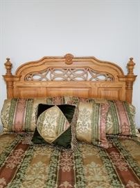 Queen Bed, Night Stand, Armoire, Dresser, Chest of Drawers, Everything as a unit 5PC Set