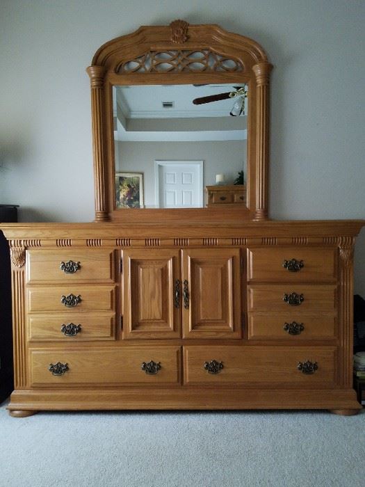 Queen Bed, Night Stand, Armoire, Dresser, Chest of Drawers, Everything as a unit 5PC Set