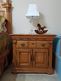 Queen Bed, Night Stand, Armoire, Dresser, Chest of Drawers, Everything as a unit 5PC Set