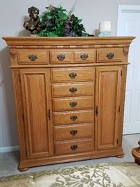 Queen Bed, Night Stand, Armoire, Dresser, Chest of Drawers, Everything as a unit 5PC Set