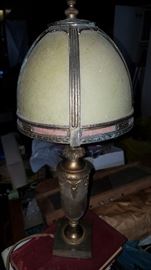 Much antiques. Vintage Mutual Sunset Lamp Co. Tiffany-style table lamp-great dome shade!!