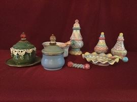 MacKenzie Childs Decor https://www.ctbids.com/#!/description/share/18279