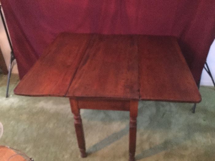 Beautiful dropleaf table.   https://www.ctbids.com/#!/description/share/18277