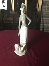 Lladro Porcelain Figurine https://www.ctbids.com/#!/description/share/18294