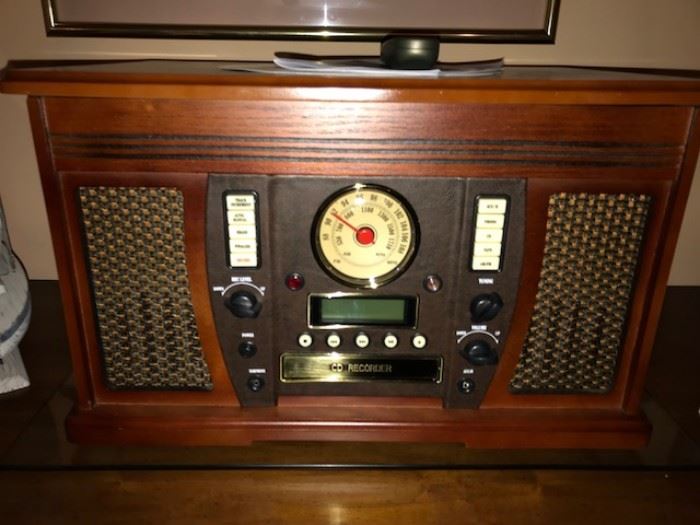 Vintage-style Radio
