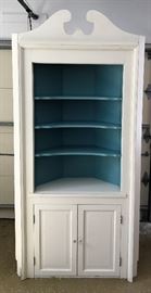  CORNER HUTCH   http://www.ctonlineauctions.com/detail.asp?id=704599