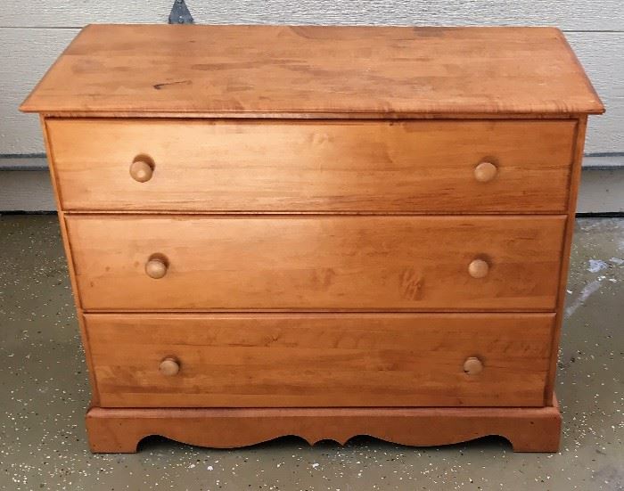 3 DRAWER DRESSER    http://www.ctonlineauctions.com/detail.asp?id=704651