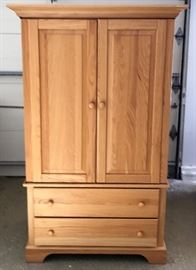 ARMOIRE   http://www.ctonlineauctions.com/detail.asp?id=704650