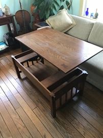 Mission style coffee table with a top that can be raised!