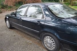 1995 Acura Legend V6 automatic front wheel drive electric seats/windows  sunroof 146k miles