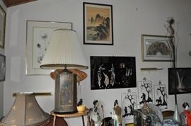 Chinoiserie lamps with shades, lacquered wall piece with mother-of-pearl, art, Hollywood Regency chalkware pair of vintage lamps Asian figures, Geisha girl decorative doll, blue and white Chinese porcelain