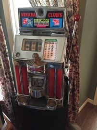 Vintage Pre 1950's Nickel Slot Machine Nevada Club's Sun Chief