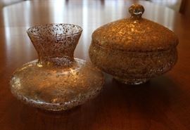 Lovely vintage clear class vases with gold splatter in a confetti design.