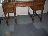 Beautiful antique desk in excellent condition