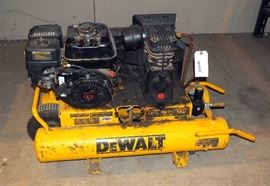 DeWalt 5.5 Honda Contractor Air Compressor With Hose