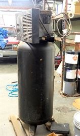Sandborn BlackMax 5hp 60 Gal Air Compressor With Regulator And Hose
