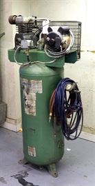 Speedaire 3hp 30 Gal Air Compressor With Regulator And Hoses