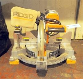 Ridgid R4121 Miter Saw With Dust Collector