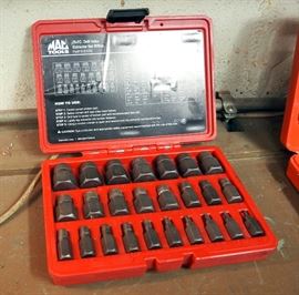 MAC Tools 25 Piece Extractor Set, NIB With Hard Case