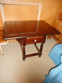 Ethan Allen Double Drop Leaf Occasional Table with Drawer