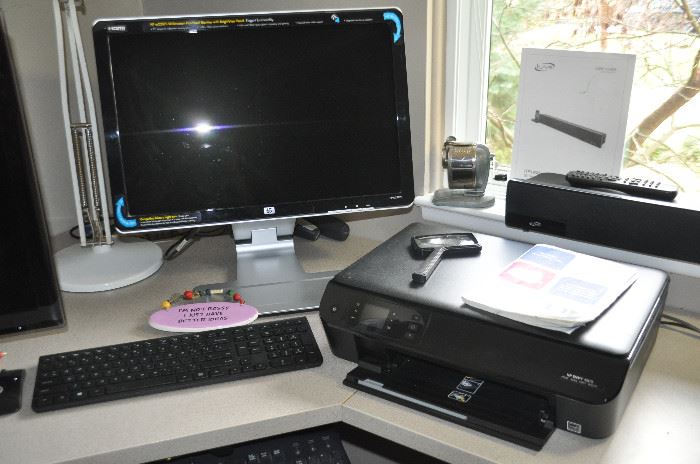 HP w2207h widescreen monitor, and  HP key board 