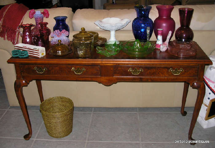 Hekman Sofa Table with Fenton and depression Glass