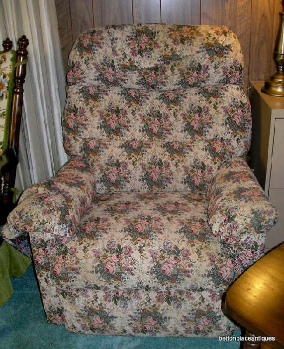 One of seven Recliners all in very nice working condition....