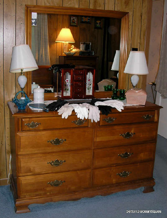 Ethan Allen Mid Century Dresser with Mirror in Maple