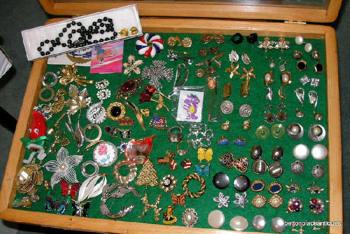 Lots of Costume Earrings and Brooches