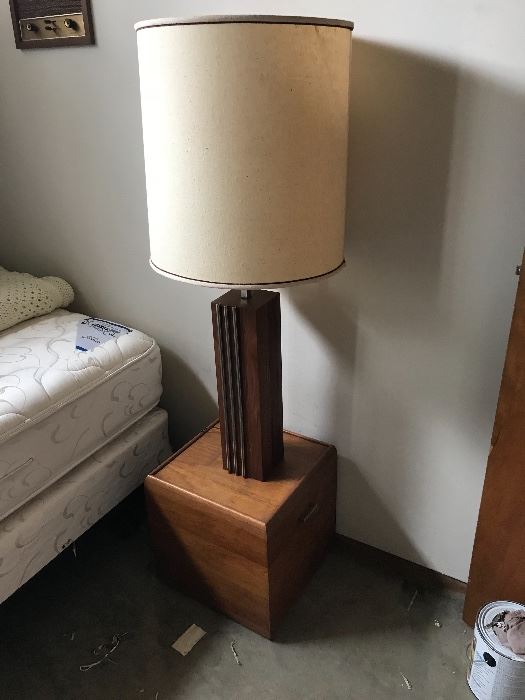 Midcentury table and lamp