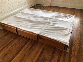 Queen Bed Platform Organizer 