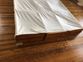 Queen Bed Platform Organizer 