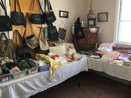 Women's purses, scarves & accessories.
