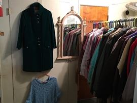 Gorgeous emerald green velvet coat & more vintage women's clothing.