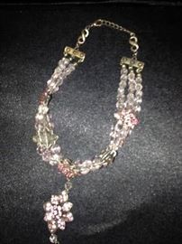 Costume jewelry necklace