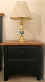 Broyhill Bedroom Set: Headboard, 2 Nightstands Pair Table Lamps