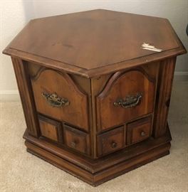 6-Sided Vintage End Tables (pr)